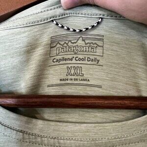 Patagonia Capilene Cool Daily Green Adult XXL Short Sleeve Crew Neck Logo Shirt
